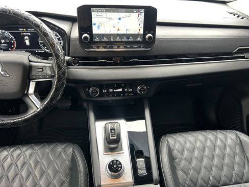 Used 2024 Mitsubishi Outlander SEL image 16