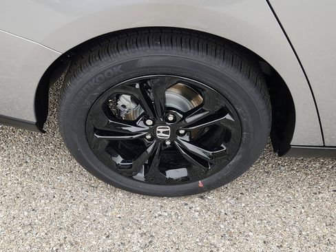 New 2025 Honda Accord SE image 5