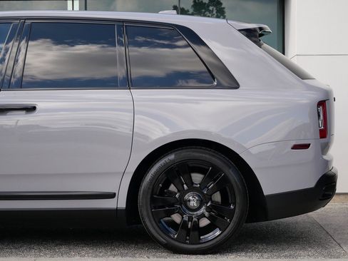 Used 2021 Rolls-Royce Cullinan image 21