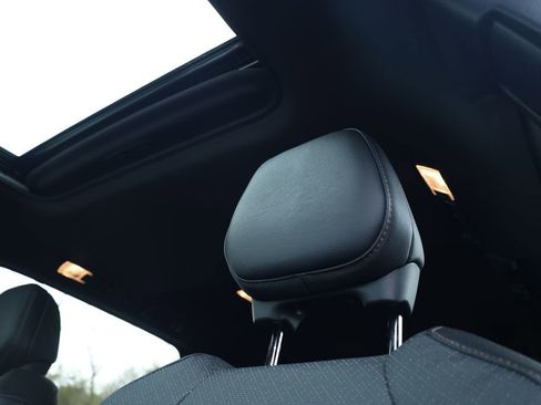 Used 2025 Toyota Sienna Platinum image 13