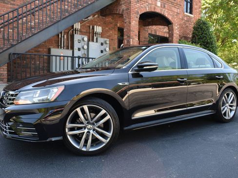 Used 2017 Volkswagen Passat 1.8T R-Line FWD image 45