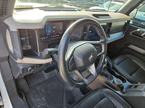 Used 2022 Ford Bronco Wildtrak image 12