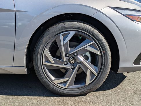 New 2026 Hyundai Elantra Limited image 7