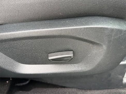 Used 2019 Ford Explorer XLT image 23