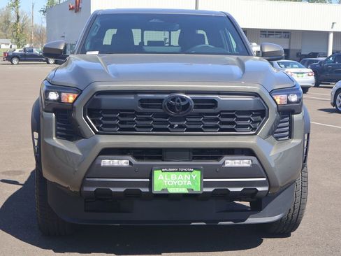 New 2026 Toyota Tacoma TRD Off-Road w/ TRD Off Road Upgrade Package AWD/4WD image 11