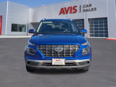 Used 2023 Hyundai Venue SEL image 2