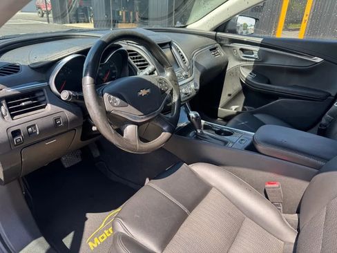 Used 2018 Chevrolet Impala LT FWD image 5