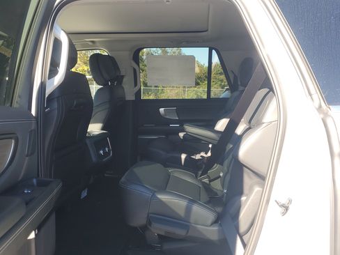 New 2026 Ford Expedition Max Platinum w/ Driver's Package image 11