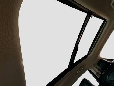 Used 2021 Lincoln Nautilus Reserve w/ Equipment Group 202A image 23