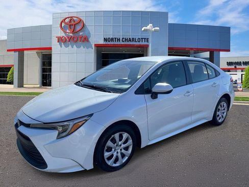 Used 2024 Toyota Corolla LE FWD image 4