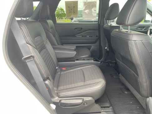 Used 2024 Nissan Pathfinder Rock Creek AWD/4WD image 33