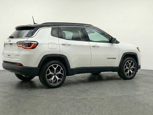 Used 2025 Jeep Compass Limited AWD/4WD image 9