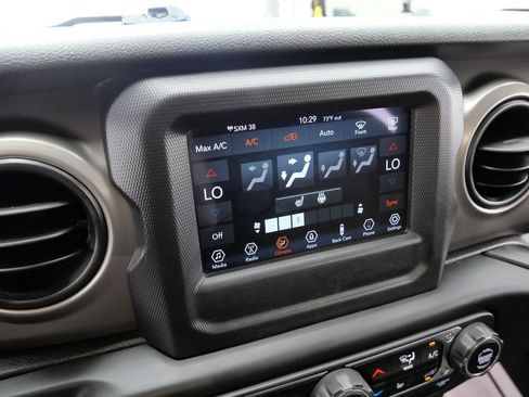Used 2020 Jeep Wrangler Unlimited Sport w/ Technology Group AWD/4WD image 29