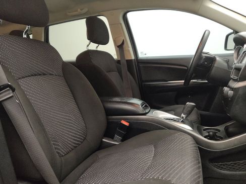 Used 2020 Dodge Journey SE w/ Blacktop Package FWD image 21