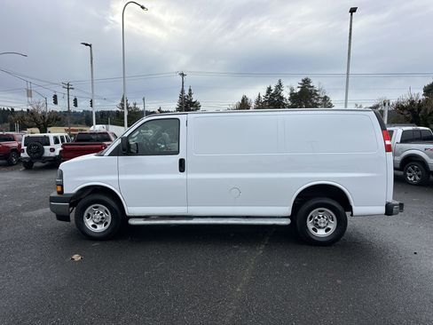 Used 2024 Chevrolet Express 2500 Work Van w/ Driver Convenience Package image 2