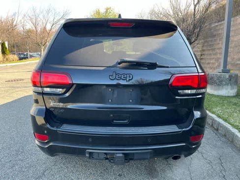 Used 2017 Jeep Grand Cherokee Altitude image 5