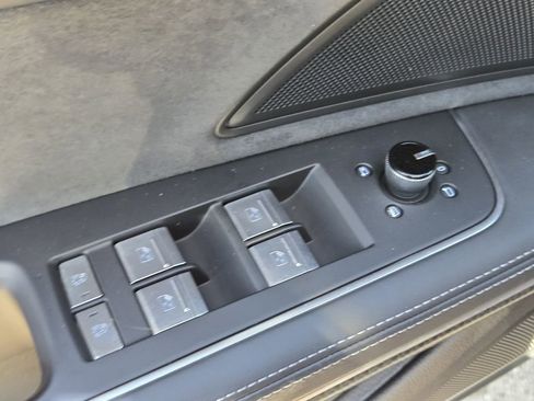 Used 2022 Audi S8 image 30