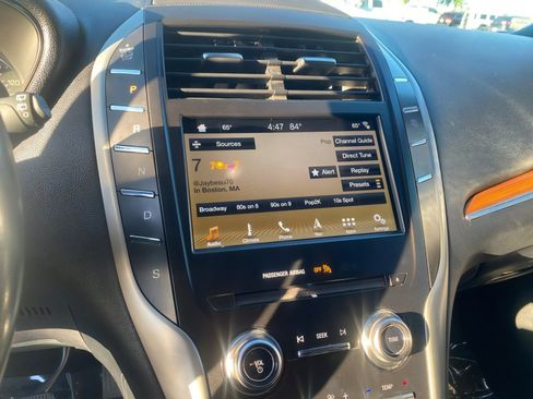 Used 2019 Lincoln MKC Select w/ Select Plus Package image 16