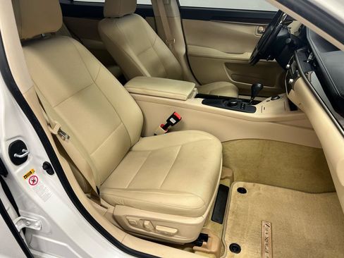 Used 2015 Lexus ES 350 w/ Premium Package image 13
