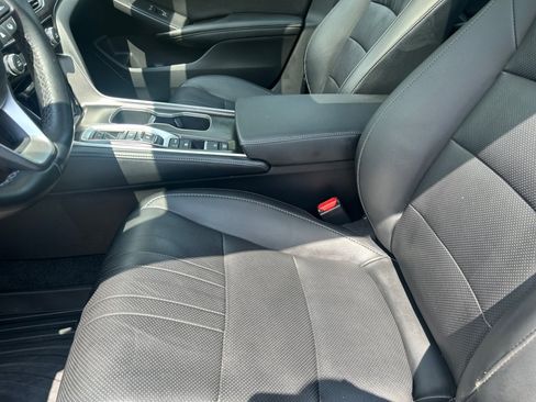 Used 2022 Honda Accord Touring image 9
