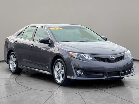 Used 2014 Toyota Camry SE w/ Moonroof Package FWD image 8