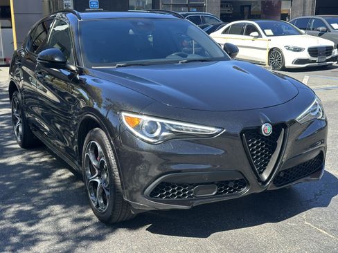 Used 2023 Alfa Romeo Stelvio Veloce AWD/4WD image 6