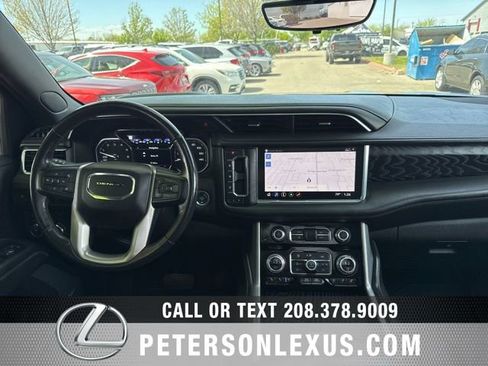 Used 2021 GMC Yukon XL Denali w/ Denali Premium Package AWD/4WD image 17