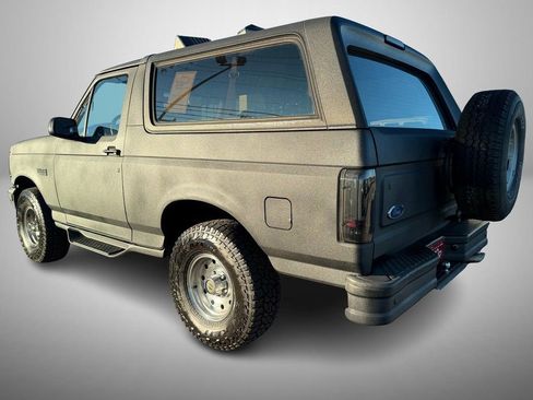Used 1996 Ford Bronco XLT image 3