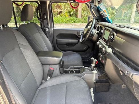 Used 2022 Jeep Gladiator Sport AWD/4WD image 28
