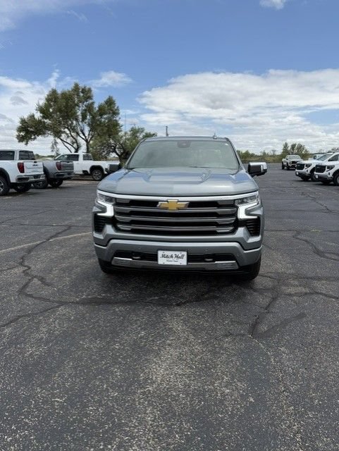 Used 2026 Chevrolet Silverado 1500 High Country w/ Technology Package AWD/4WD image 1