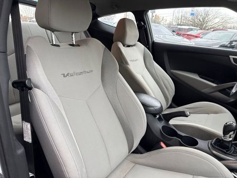 Used 2013 Hyundai Veloster image 18