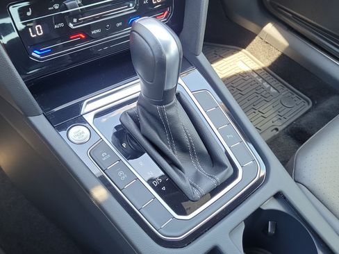 Used 2022 Volkswagen Arteon SE FWD image 34