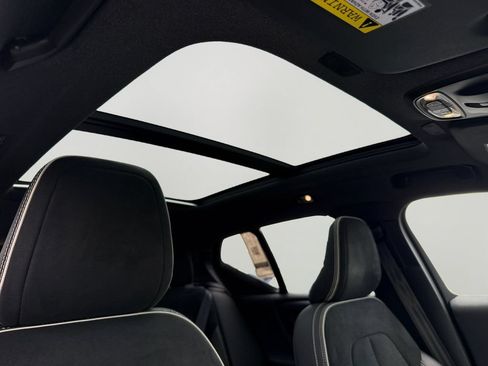 Used 2020 Volvo XC40 T5 R-Design w/ Protection Package Premier AWD/4WD image 7