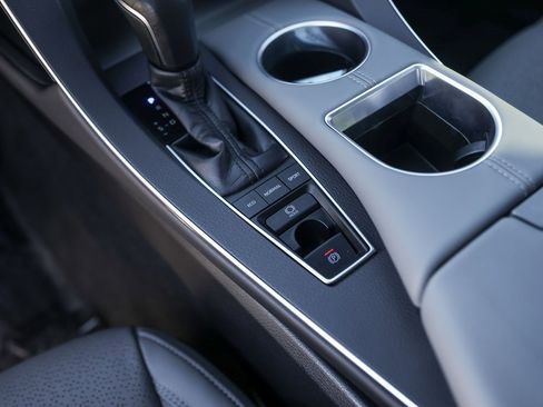 Used 2020 Toyota Avalon Limited image 22