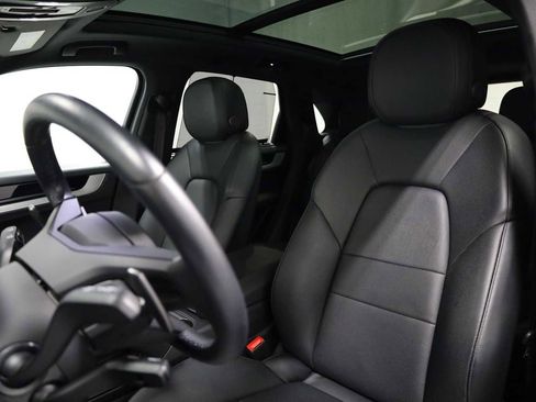 Used 2024 Porsche Cayenne image 5
