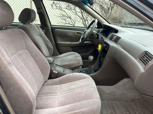 Used 1998 Toyota Camry CE image 12