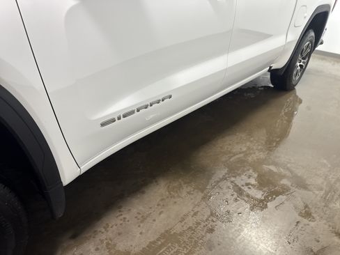 Used 2025 GMC Sierra 1500 SLT AWD/4WD image 10