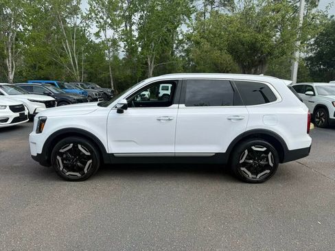 Used 2025 Kia Telluride S FWD image 2