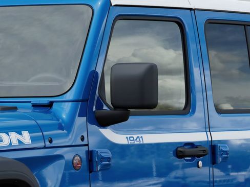 New 2026 Jeep Gladiator Rubicon w/ Whitecap Package AWD/4WD image 12