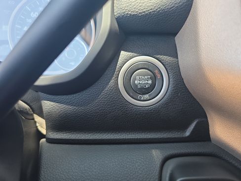 Used 2024 RAM 2500 Laramie AWD/4WD image 30