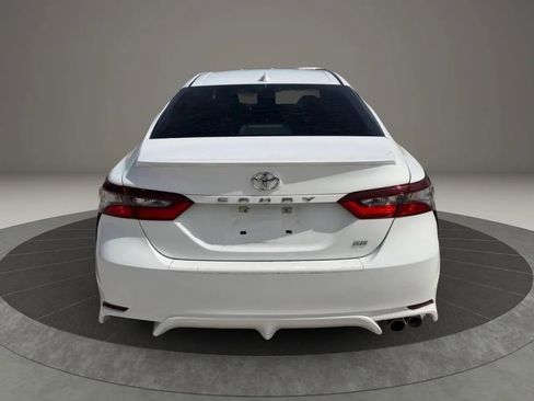 Used 2021 Toyota Camry SE FWD image 6