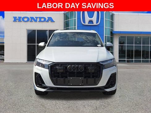 Used 2025 Audi Q7 3.0T Premium Plus AWD/4WD image 2