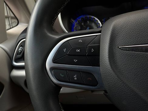 Used 2023 Chrysler Voyager LX FWD image 39
