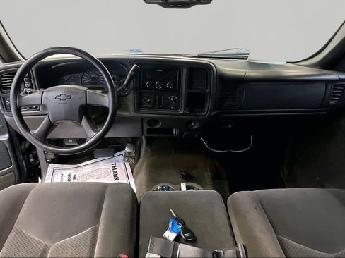 Used 2005 Chevrolet Silverado 1500 LS w/ Light Duty Power Package AWD/4WD image 8