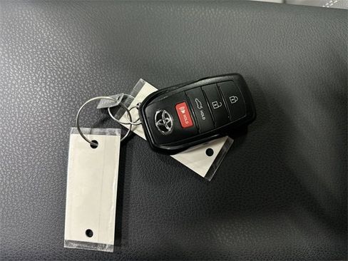 Used 2025 Toyota Camry SE image 36