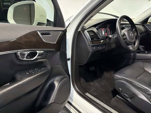 Used 2016 Volvo XC90 T6 Momentum w/ Momentum Plus Package AWD/4WD image 14