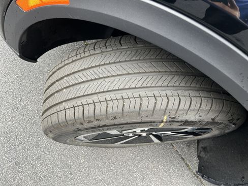 New 2026 Chevrolet Equinox EV LT AWD/4WD image 12
