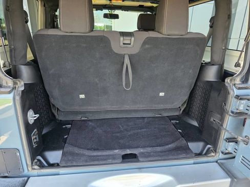 Used 2015 Jeep Wrangler Sahara w/ Connectivity Group AWD/4WD image 12