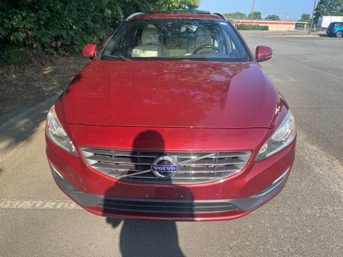 Used 2017 Volvo V60 T5 Premier FWD image 1