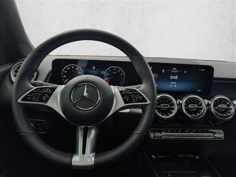 Used 2026 Mercedes-Benz GLB 250 image 17
